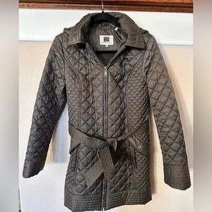 Laundry by Design quilted jacket with belted waist and attached hood.
